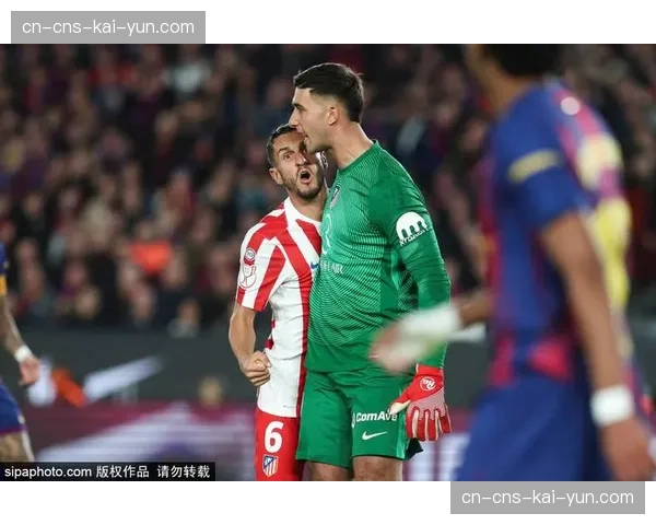 赛后述评：战术纪律与失误葬送好局，塞维利亚客场失利凸显防守问题